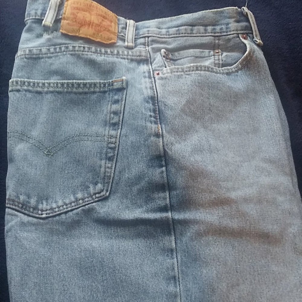 Levis - Picture 2 of 3